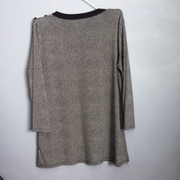 JONES NEW YORK SIGNATURE BLOUSE.  SIZE L.  COLOR :  BLACK, WHITE AND PINK - Picture 2 of 3